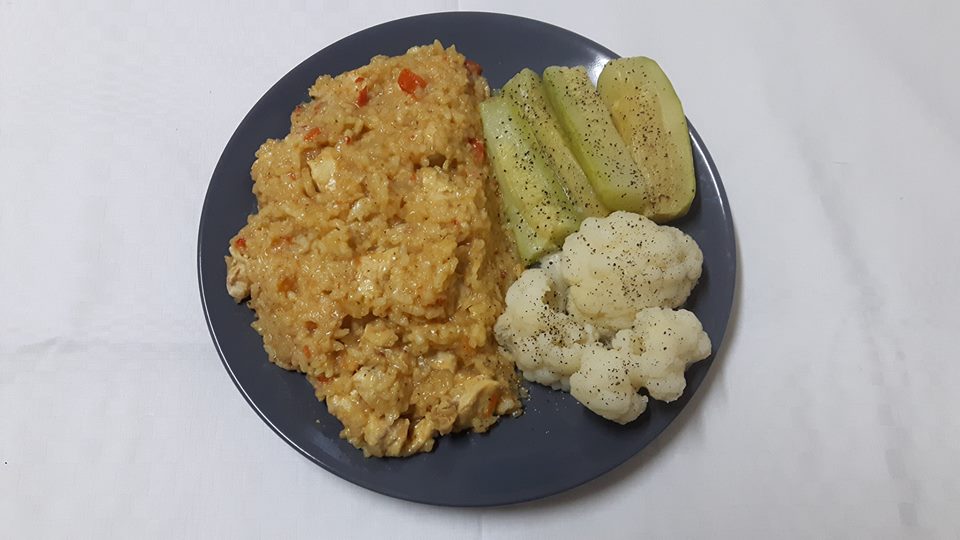 Orez cu carne și legume, variantă mai echilibrată